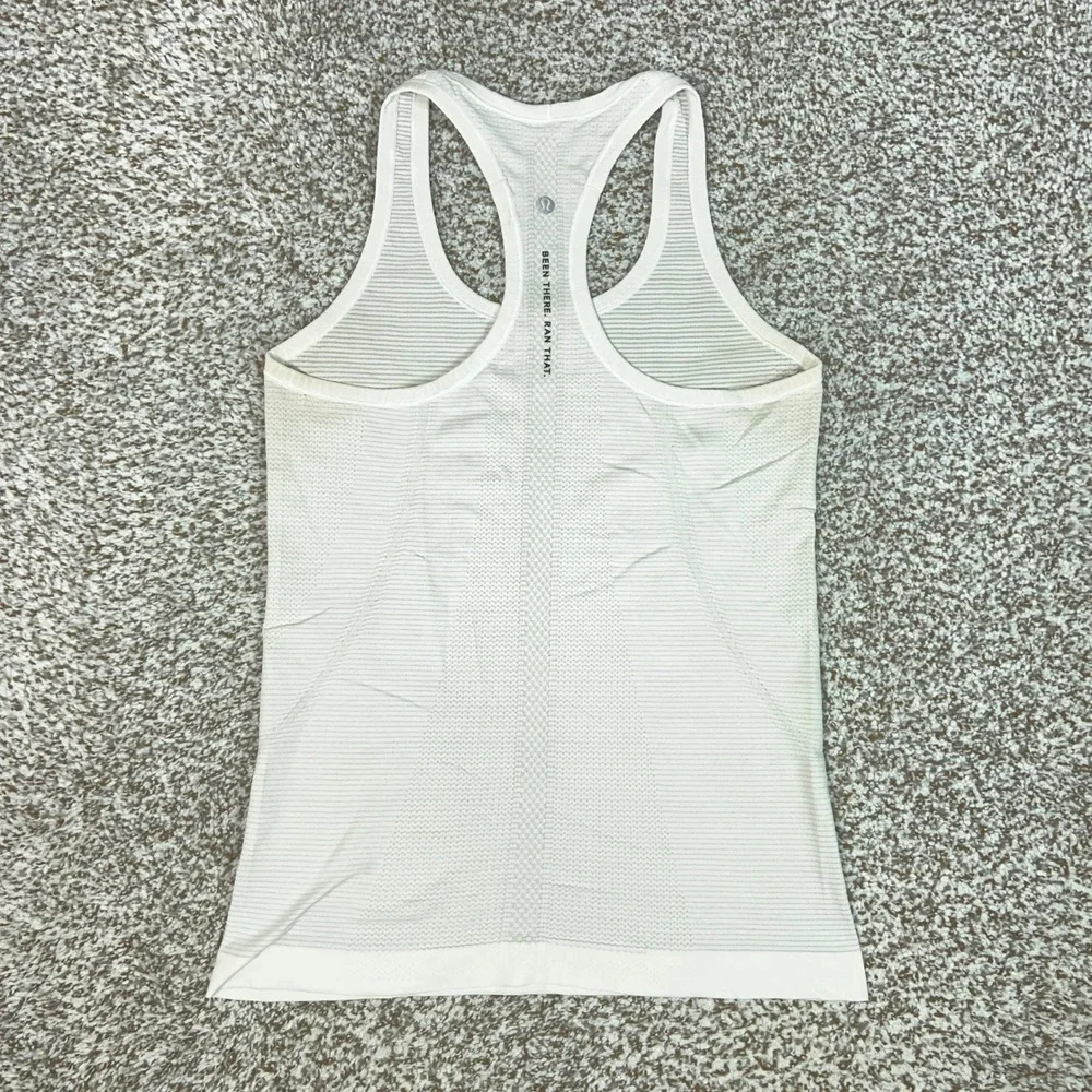 Lululemon Tank Top Womens 6 White Los Angeles Racerback Running Gym Sports Top